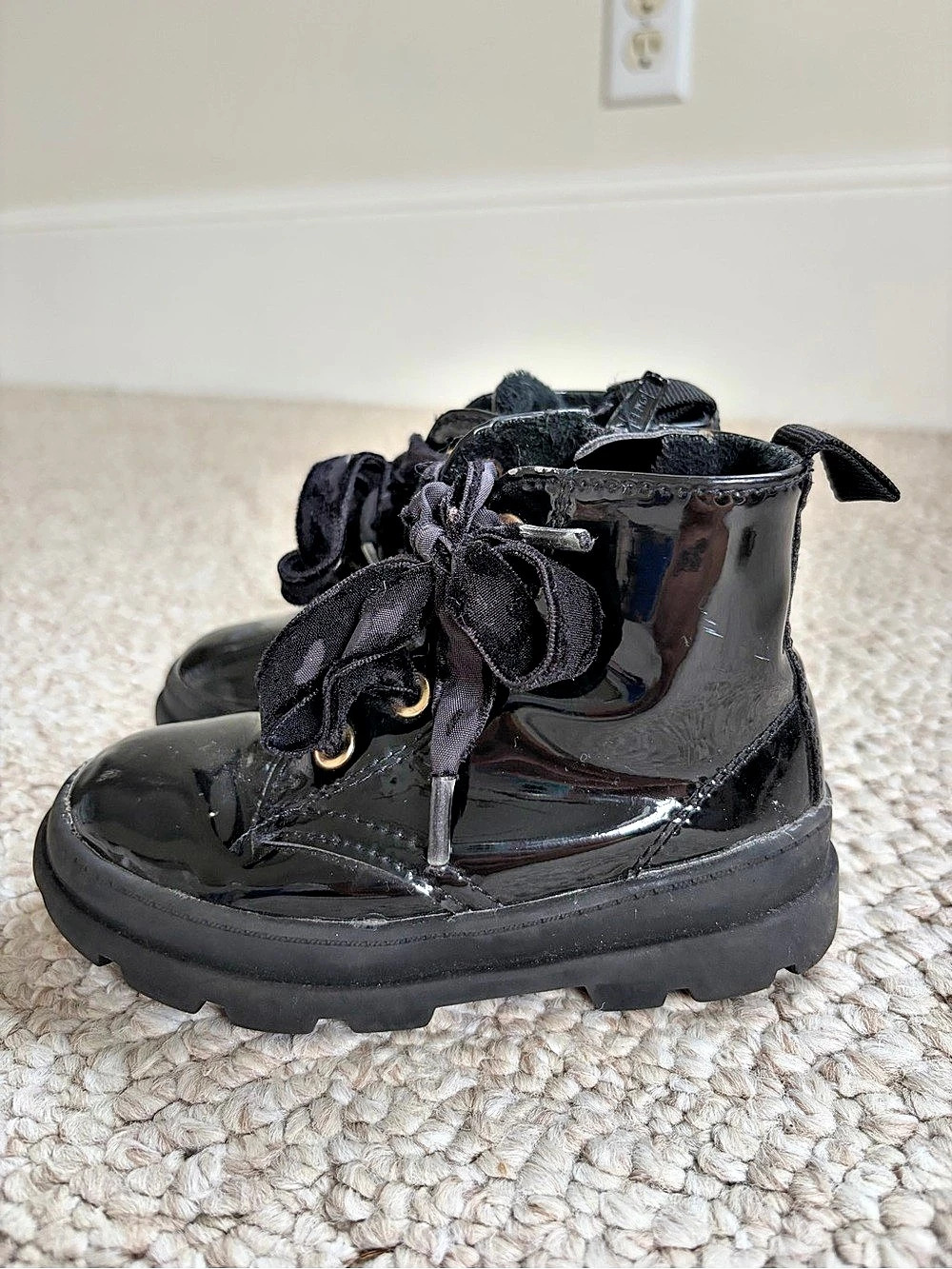 H&M Kids Patent Boots with Velvet Laces Black EU 23 US 7